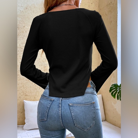 Slit Sweetheart Neck Flare Sleeve T-Shirt - Picture 5 of 15